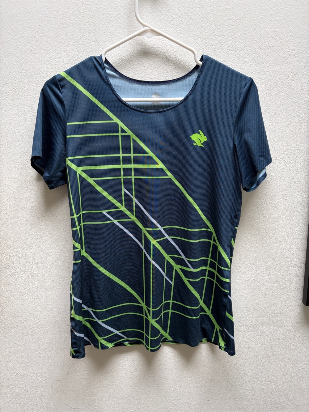 Rabbit Women's Short-Sleeve Performance Tee - Like New